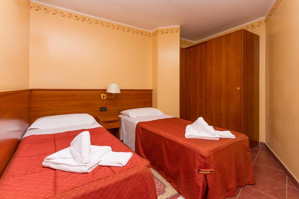 Hotel Relais Des Alpes Oulx Pokoj fotografie