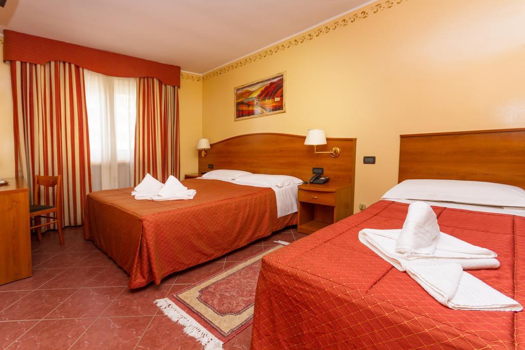 Hotel Relais Des Alpes Oulx Pokoj fotografie
